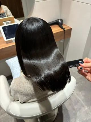 セミロング SALOWIN上野店所属・美髪ヘア 🤍erikaのヘアスタイル