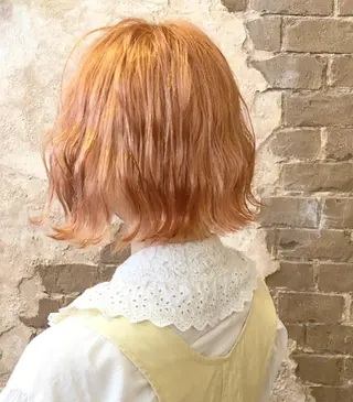 ミディアム カラー ブリーチ、パーマ 西部笑のヘアスタイル