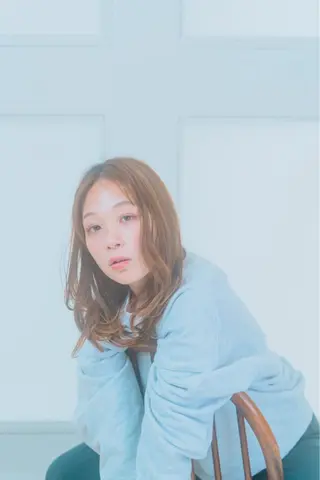 セミロング 瀬社家 加奈のヘアスタイル