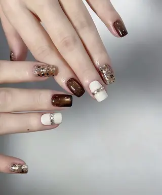 ネイル 秋吉 真寿美のネイルデザイン