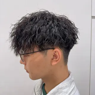 ショート パーマ ヘアアレンジ メンズ 艶カラー の達人のヘアスタイル