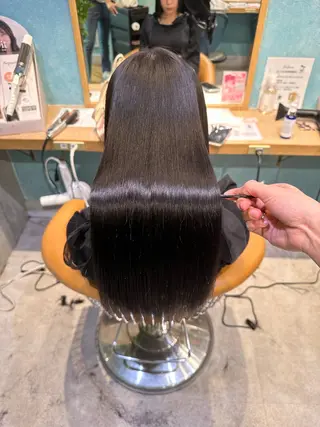 ロング 縮毛矯正　髪質改善 韓国風レイヤー　吉田のヘアスタイル