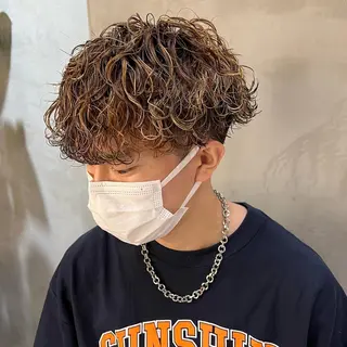 ショート パーマ メンズ fifth JINGUMAE所属・波巻きスパイラルパー マ/シャドウパーマ駿のヘアスタイル