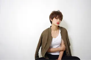 ショート カラー unu hair所属・藤井 仁紀のヘアスタイル