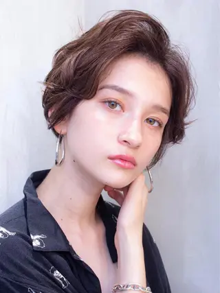 ショート カラー 🉐レイヤー/塩見 弘樹🉐渋谷のヘアスタイル