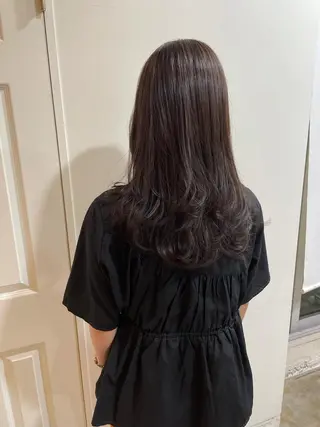ロング カラー MIOベージュカラー 柔らかいカラーのヘアスタイル