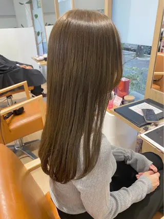 セミロング カラー 石原 結依のヘアスタイル