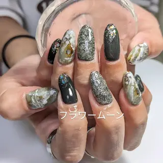 ネイル フラワー ムーンのネイルデザイン