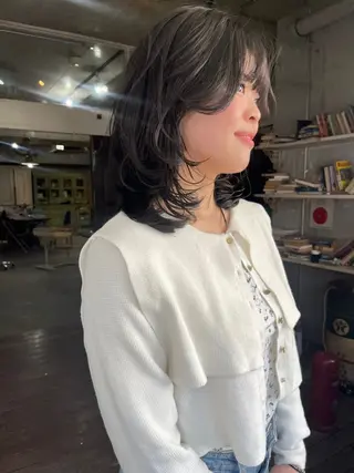 ミディアム カラー ハイトーン/顔まわり レイヤー/YUKAのヘアスタイル