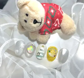 ネイル Shis_🦄shi 韓国風キラキラネイルのネイルデザイン