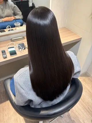 ロング Hirona 縮毛矯正/髪質改善のヘアスタイル