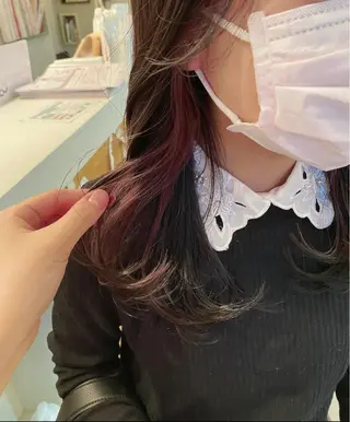 ロング カラー 塩澤 榛奈のヘアスタイル