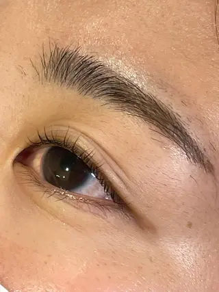 マツエク・マツパ cure所属・井上 真里奈のヘアスタイル