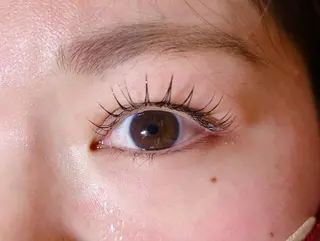 マツエク・マツパ popi 片岡のヘアスタイル