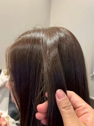 ミディアム カラー 西山 ミユのヘアスタイル