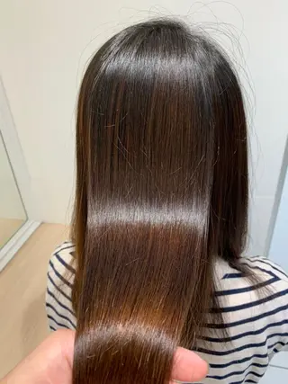 セミロング 縮毛矯正、髪質改善／ 松田 龍之介のヘアスタイル