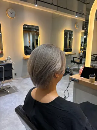 ショート カラー ハイトーン/アレンジ 🎀アオイ🎀のヘアスタイル