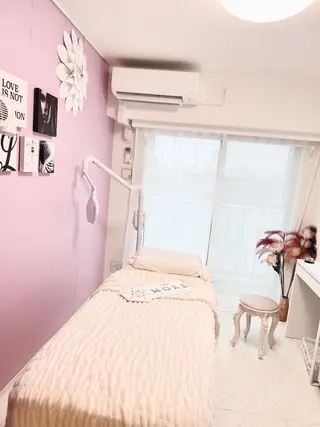 ロング カラー パーマ ヘアアレンジ メンズ キッズ ネイル マツエク・マツパ アイブロウ 【ハーブ×毛穴洗浄】 THE MORE千葉のエステ・リラクイメージ