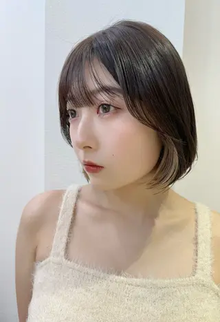 ショート レイヤーカット /透明感カラー西田のヘアスタイル