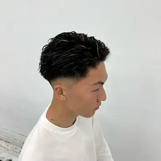 ショート カラー パーマ 豊崎 佑輔のヘアスタイル