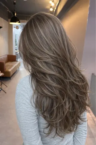 セミロング Ruika/海外ヘア /レイヤーカットのヘアスタイル