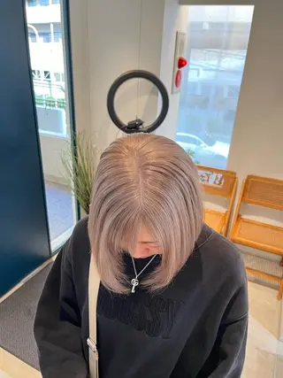 ショート カラー 艶髪ブリーチ/レイヤ ー/竹本幸希のヘアスタイル