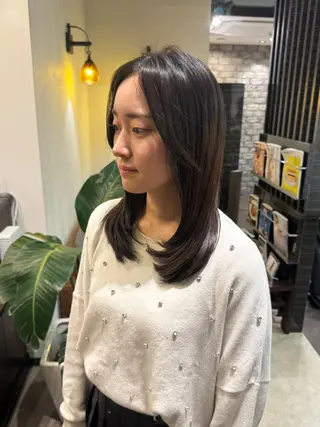 ミディアム gimmick自由が丘所属・自由が丘/駅近/艶髪 /骨格補正/土屋優希のヘアスタイル