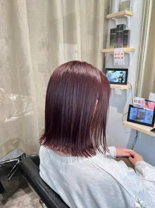 ミディアム カラー est-r. Hinanoのヘアスタイル