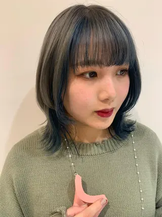 カラー 青柳 有咲のヘアスタイル