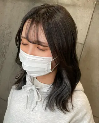 ミディアム 大内 志穂のヘアスタイル