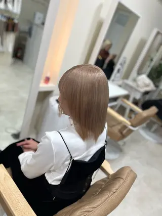 ミディアム カラー ブリーチ特化型✂️ ハイトーンカラー👨のヘアスタイル