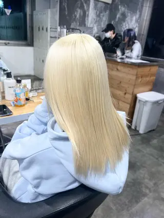 ロング カラー ハイトーンカラー 🦄レイヤーカットのヘアスタイル