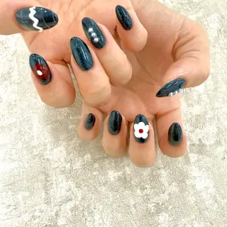 ミディアム _white 上本町店のネイルデザイン