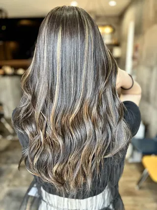 ロング Welila by haku所属・Yuuki ウェリラバイハクのヘアスタイル