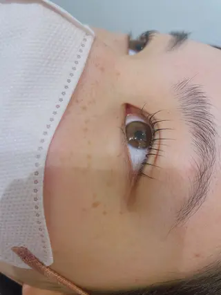 マツエク・マツパ 西川 夕奈のヘアスタイル