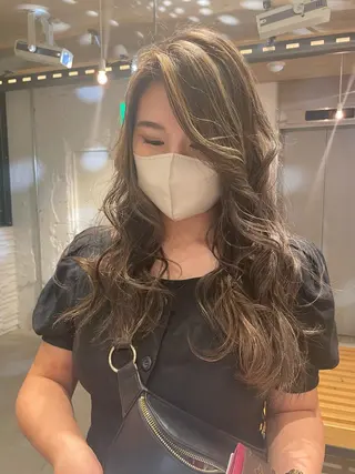 ロング カラー 艶ハイトーン👑♡ NATSUKIのヘアスタイル