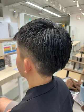 メンズ メンズパーマ/ スパイキー/フェードのヘアスタイル