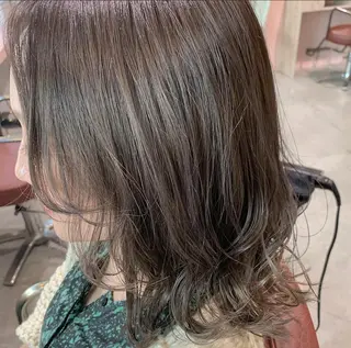 カラー ヤマダ サクラのヘアスタイル