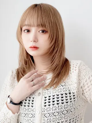 ミディアム ハッシュカット 韓国レイヤー 原宿のヘアスタイル