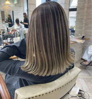 ミディアム カラー パーマ ヘアアレンジ メンズ キッズ ネイル マツエク・マツパ ハイライト、レイヤー カット/西梅田/中西のヘアスタイル