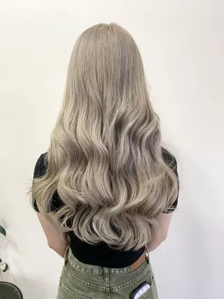 ロング カラー 服部 樹季のヘアスタイル