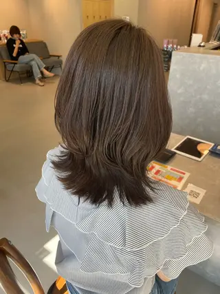 ミディアム カラー ヘアアレンジ 大人可愛い🎀ིྀ 🪞柔らかベージュのヘアスタイル