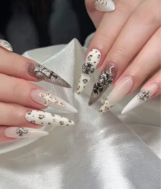 ネイル Mio_ Noiranailのネイルデザイン