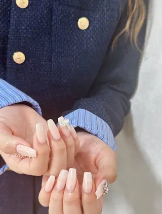 ネイル Kaka_ パラジェル、長さだしのネイルデザイン