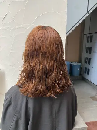 セミロング 中山 優里のヘアスタイル