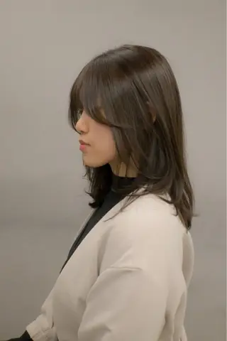 ミディアム カラー 日南乃/柔らか ブラウンカラーのヘアスタイル