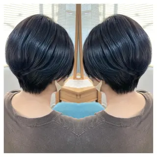 ショート カラー 村山 茉衣のヘアスタイル