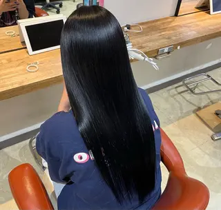 ロング カラー 松本 ひなたのヘアスタイル