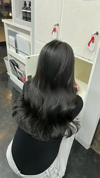 ロング BALE所属・祥華(さちか)／透 明感カラー／髪質改善のヘアスタイル