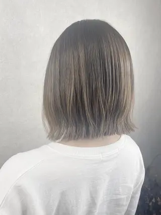 ミディアム _White所属・ＳＨＩ ＺＵのヘアスタイル
